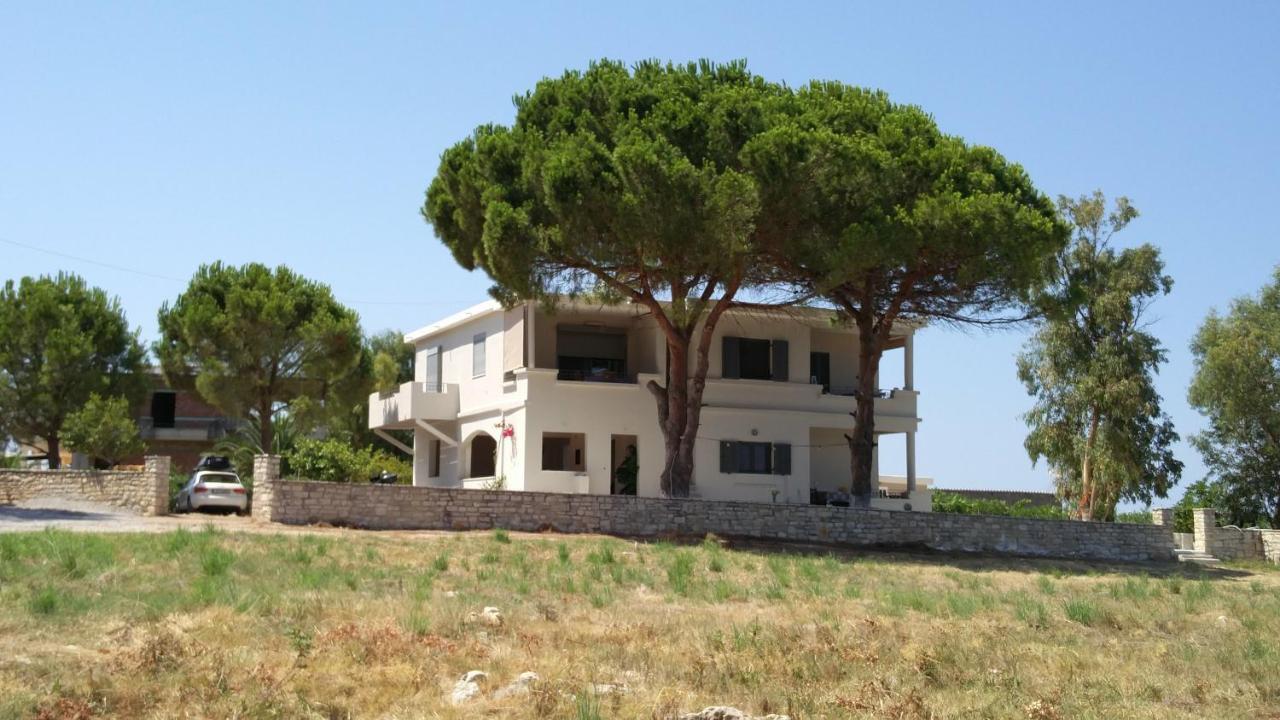 Tzanetos Seaside Villa Kyparissia Exterior photo
